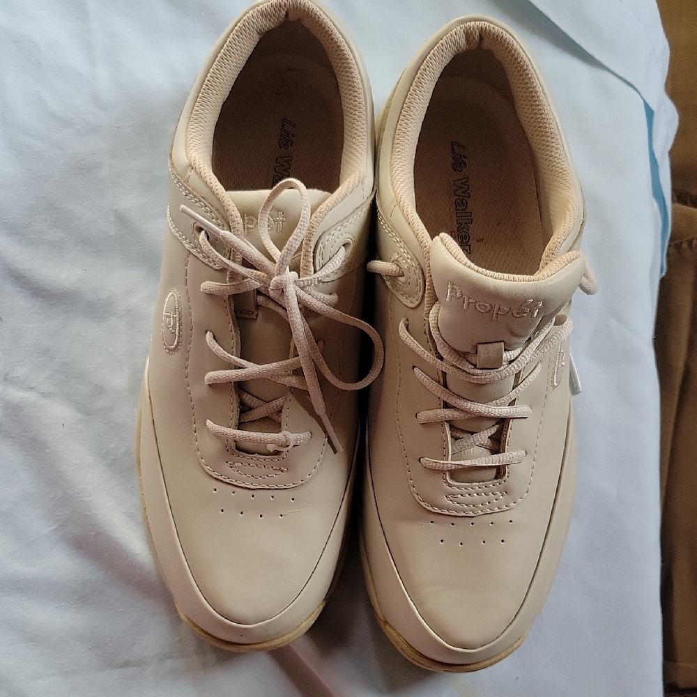 Propet Life Walker Women's Beige Leather Sneakers Size 10W